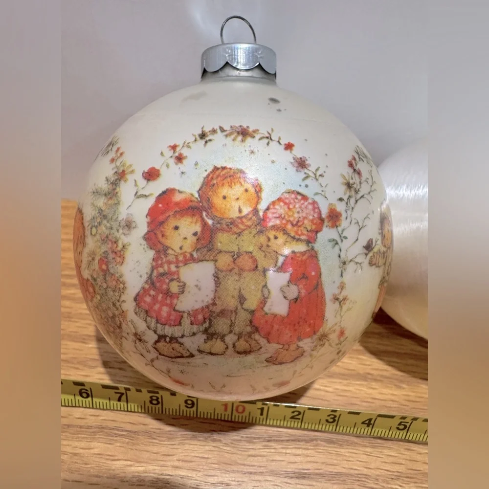 Vintage hallmark Ornament bulbs dated 1974, 1975, 1976